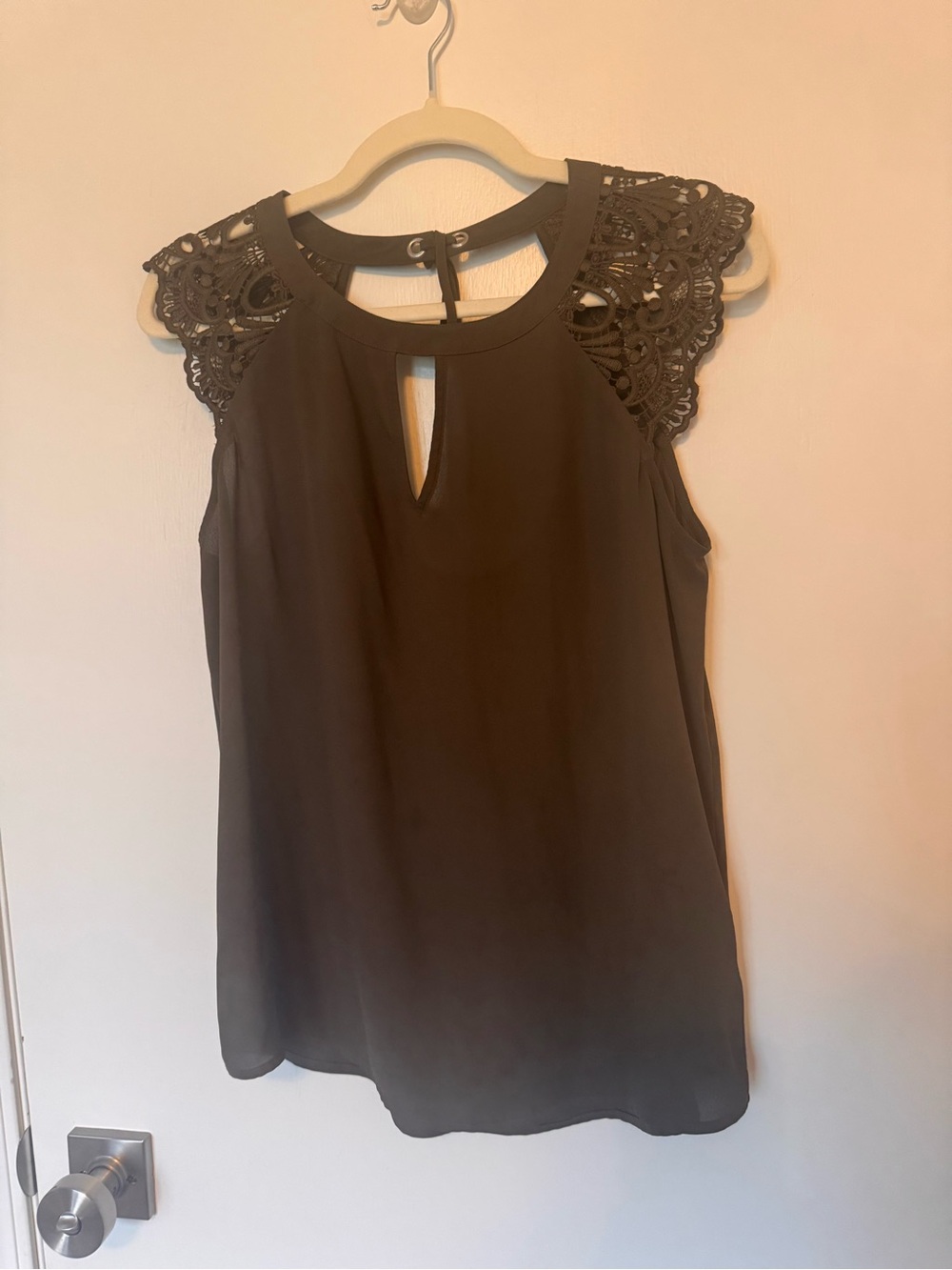 Express Crochet Cap-Sleeve Keyhole Blouse in Dark/Army Green